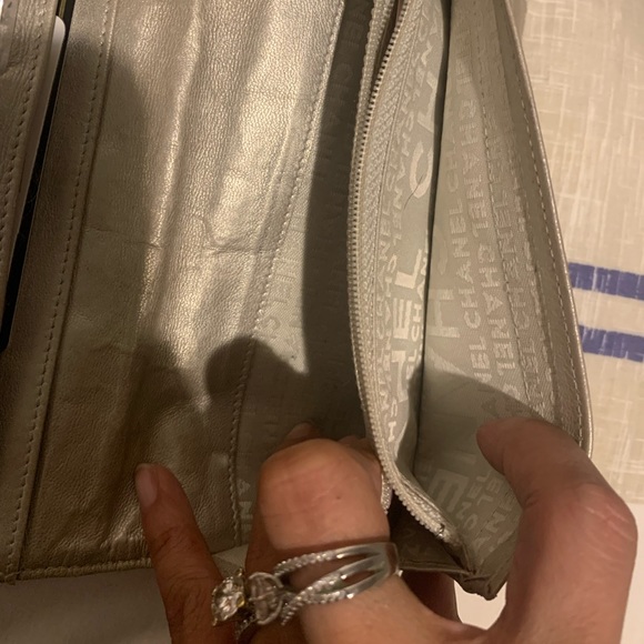 Authentic Chanel wallet - Picture 7 of 9